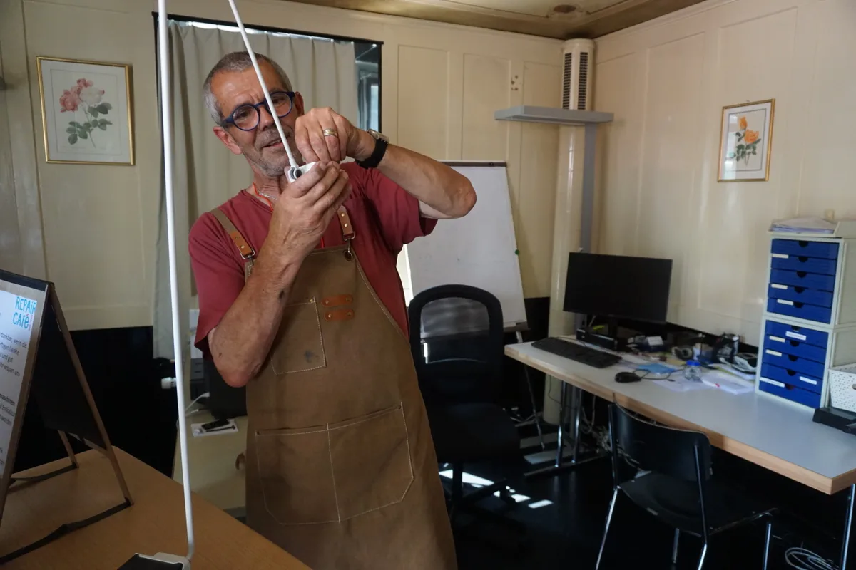 Mann mit Lampe